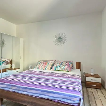 Amfiteatar Moris Apartment *